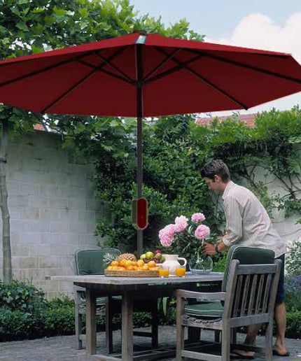 Parapluie Solaire Alimenté LED Patio Offset Panneau Solaire Parasols